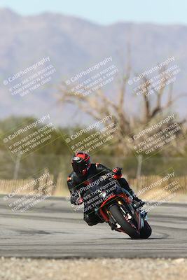 media/Dec-01-2025-Moto Forza (Mon) [[2daa91e15f]]/2-Intermediate Group/Session 3 (Turn 3)/